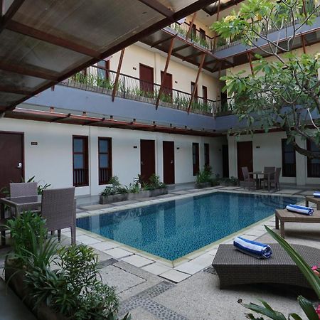 Hotel RedDoorz near Legian Street Zewnętrze zdjęcie