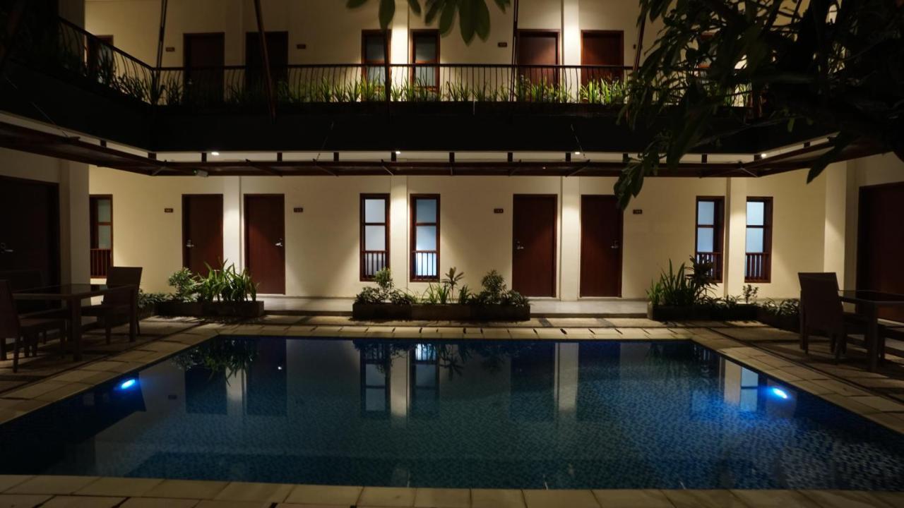 Hotel RedDoorz near Legian Street Zewnętrze zdjęcie