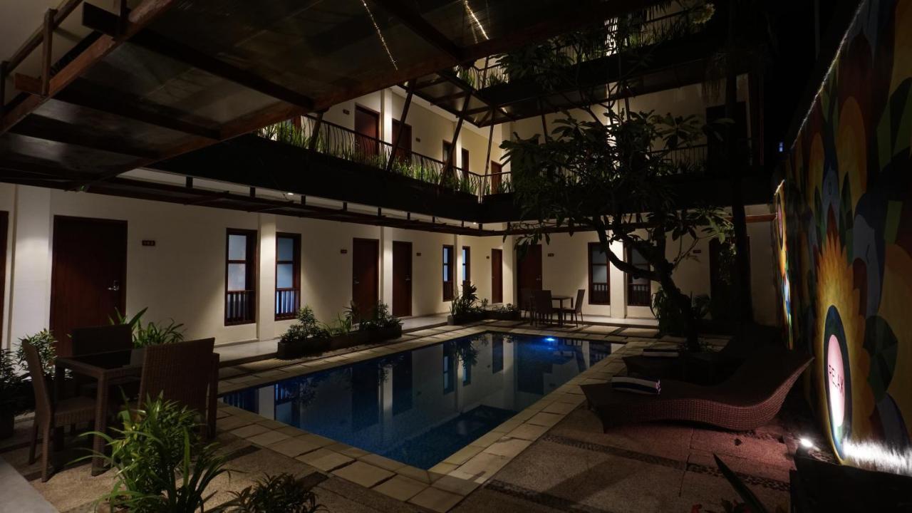 Hotel RedDoorz near Legian Street Zewnętrze zdjęcie