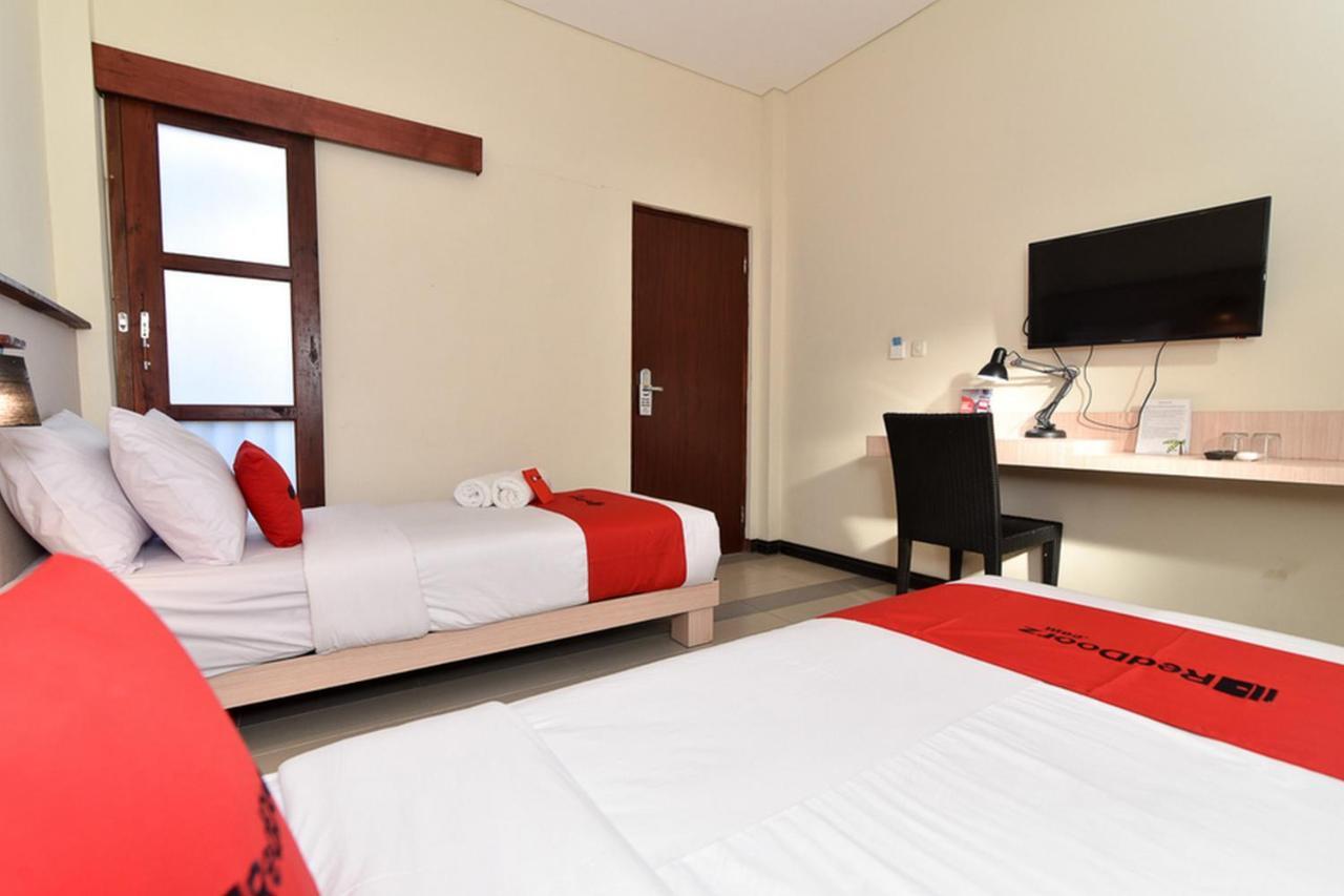 Hotel RedDoorz near Legian Street Zewnętrze zdjęcie