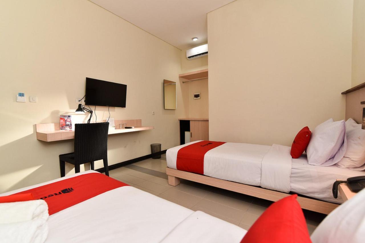 Hotel RedDoorz near Legian Street Zewnętrze zdjęcie